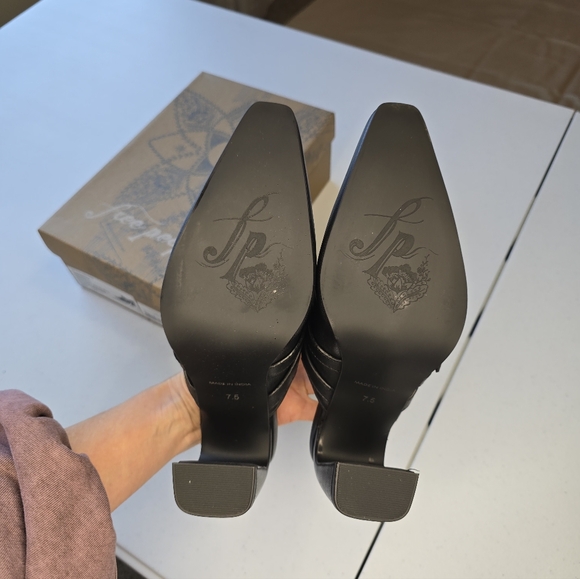 Elegant Black Women's Mules - Picture 9 of 11